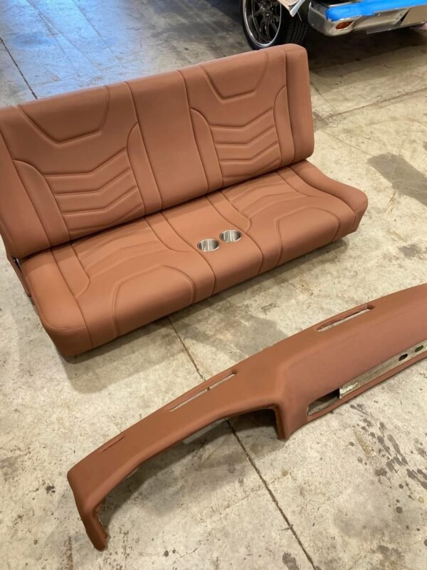 Bench seat, cup holders