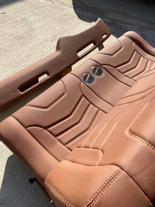 Bench seat, cup holders - Image 4